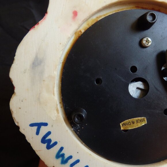 Vintage Heritage House “Deck The Halls” Musical Snowglobe - Picture 8 of 8